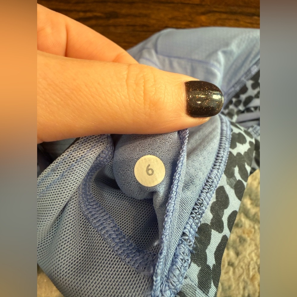 Lululemon wild tank top blue and black cheetah bra attached size 6 EUC - Picture 5 of 5